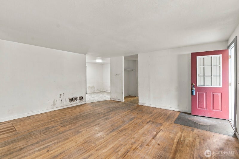 404 Edwards St NW