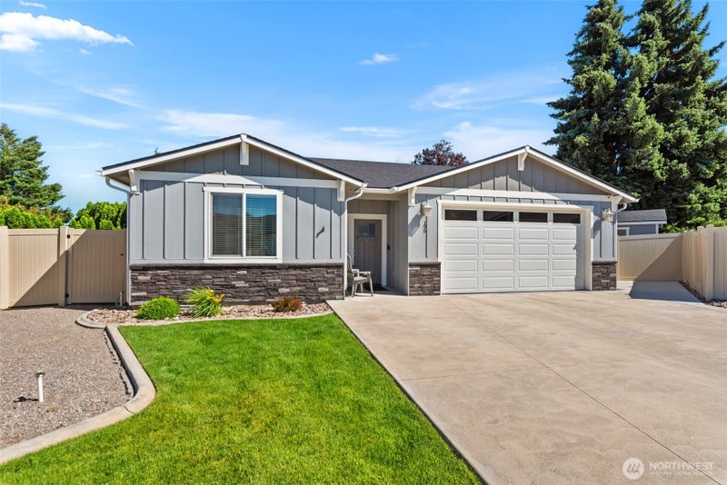 195 Pershing Circle