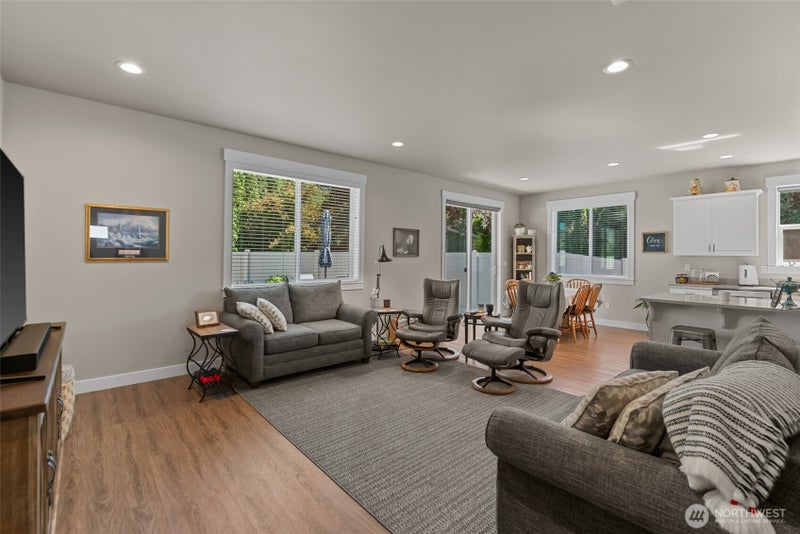 195 Pershing Circle