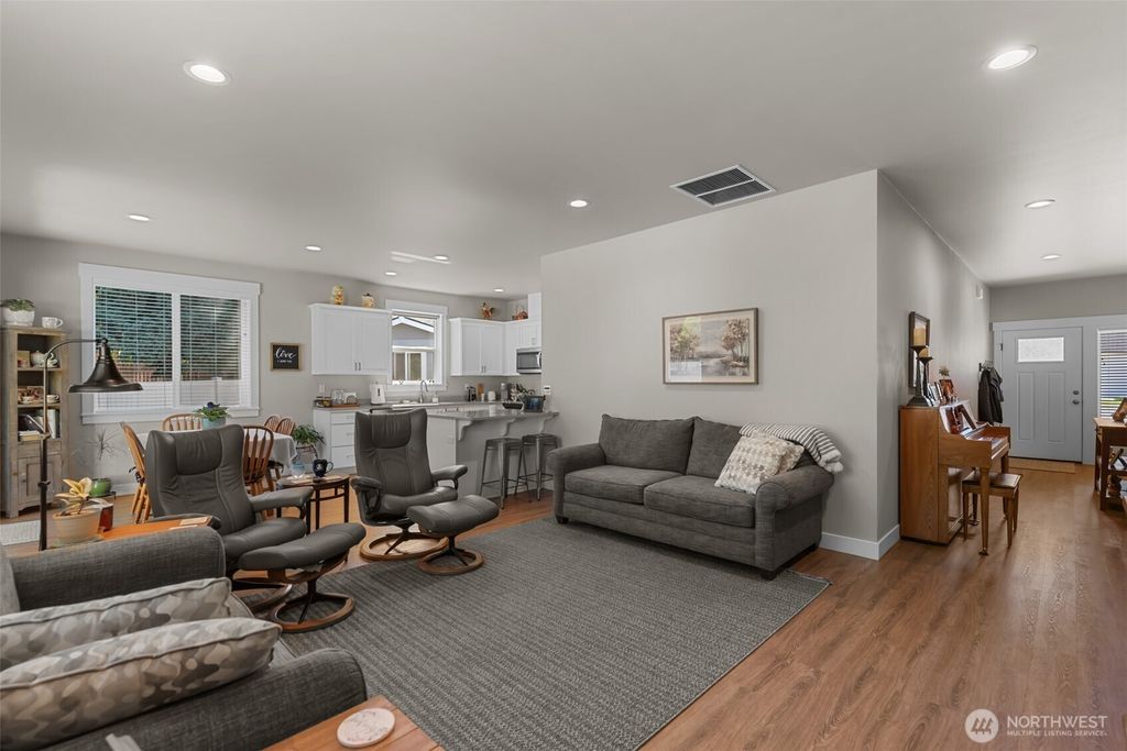 Photo of 195 Pershing Circle, Wenatchee, WA 98801 (MLS # 2538953)