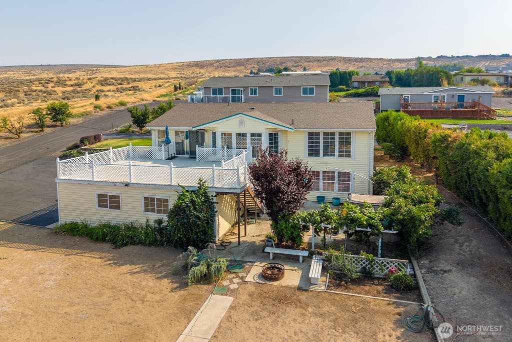 Photo of 7239 Bayview Avenue, Othello, WA 99344 (MLS # 2570267)