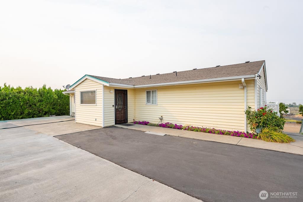 Photo of 7239 Bayview Avenue, Othello, WA 99344 (MLS # 2570267)