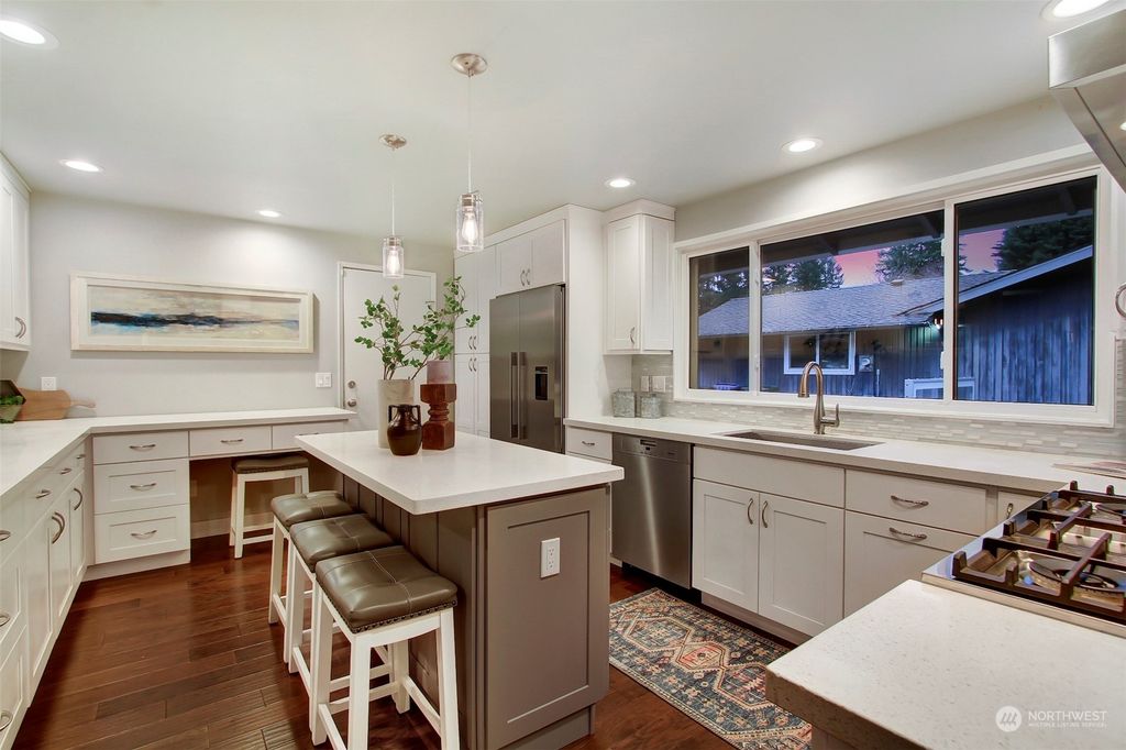 Photo of 14818 167th Place SE, Renton, WA 98059 (MLS # 2204294)