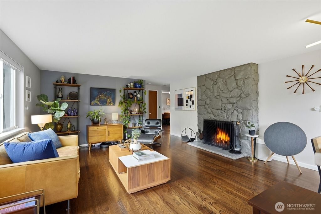 Photo of 11815 20th Avenue SW, Burien, WA 98146 (MLS # 2468382)