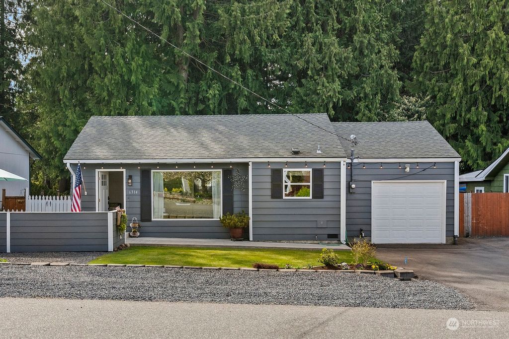 Photo of 6314 Cypress Street, Everett, WA 98203 (MLS # 2229048)