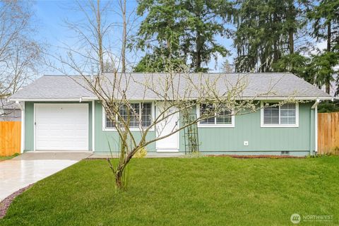 Photo of 2611 SW 333rd Place, Federal Way, WA 98023 (MLS # 2502214)