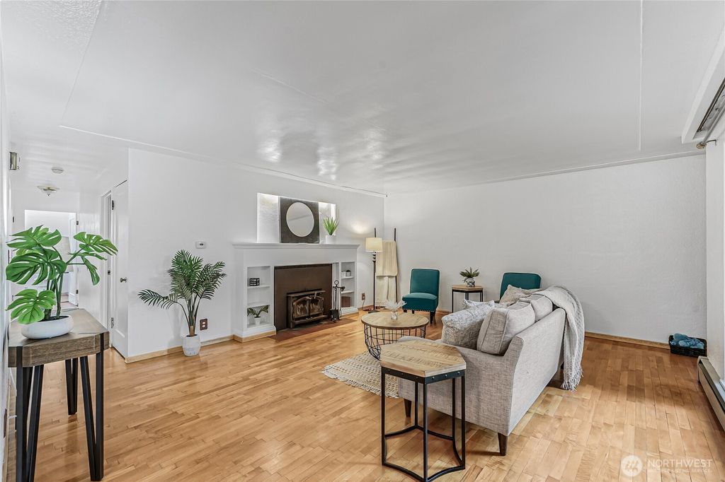 Photo of 516 N 5th Avenue SW, Tumwater, WA 98512 (MLS # 2501323)