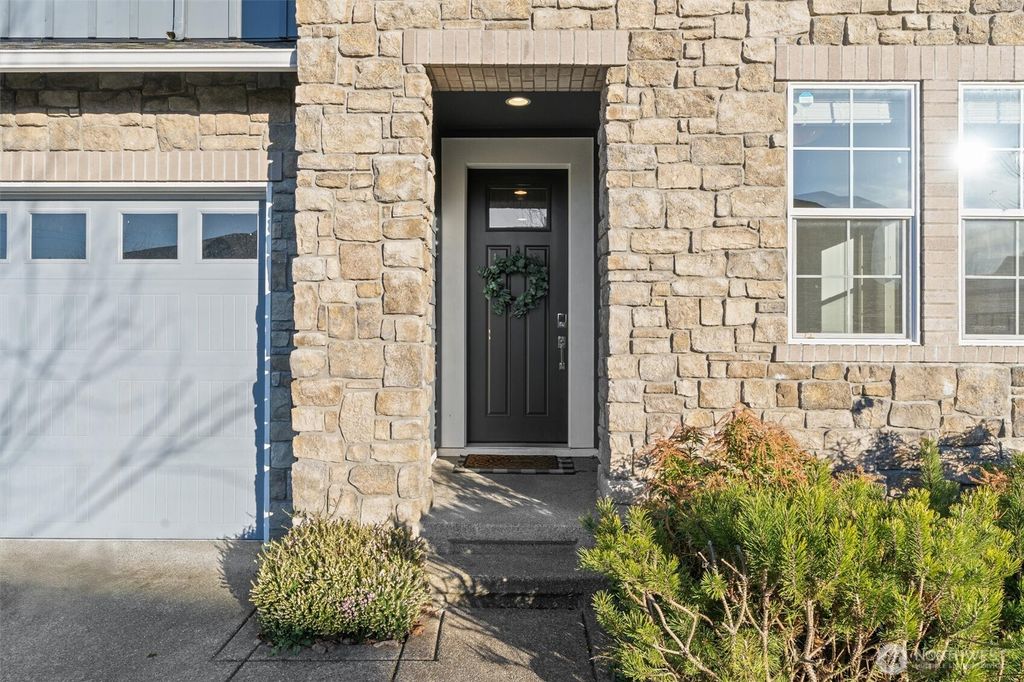 Photo of 26924 237th Place SE, Maple Valley, WA 98038 (MLS # 2466120)