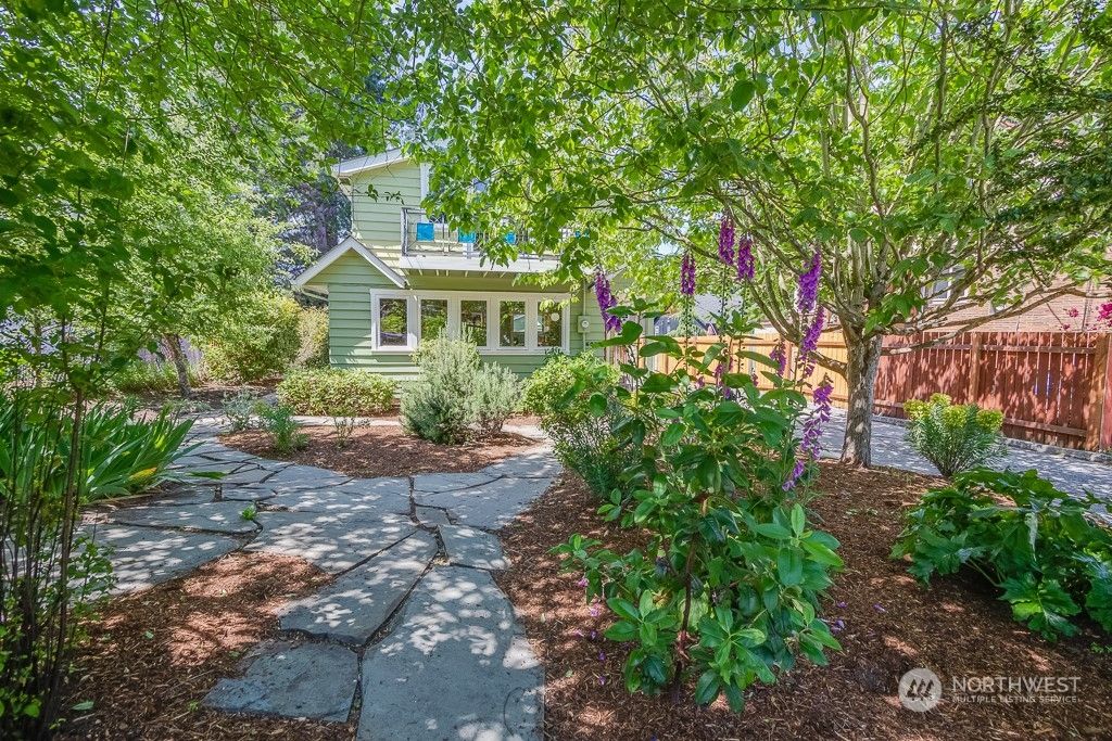 Photo of 6020 S Roxbury Street, Seattle, WA 98118 (MLS # 2250655)