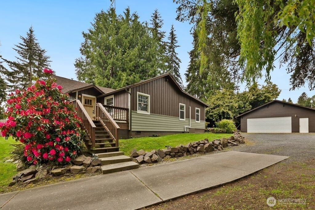 Photo of 23716 Locust Way, Bothell, WA 98021 (MLS # 2467790)