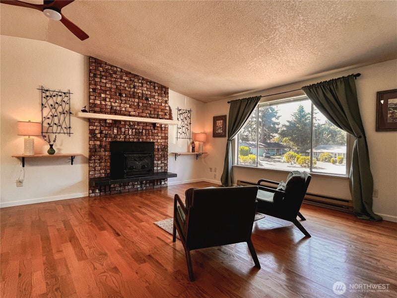 2105 Seabreeze Place
