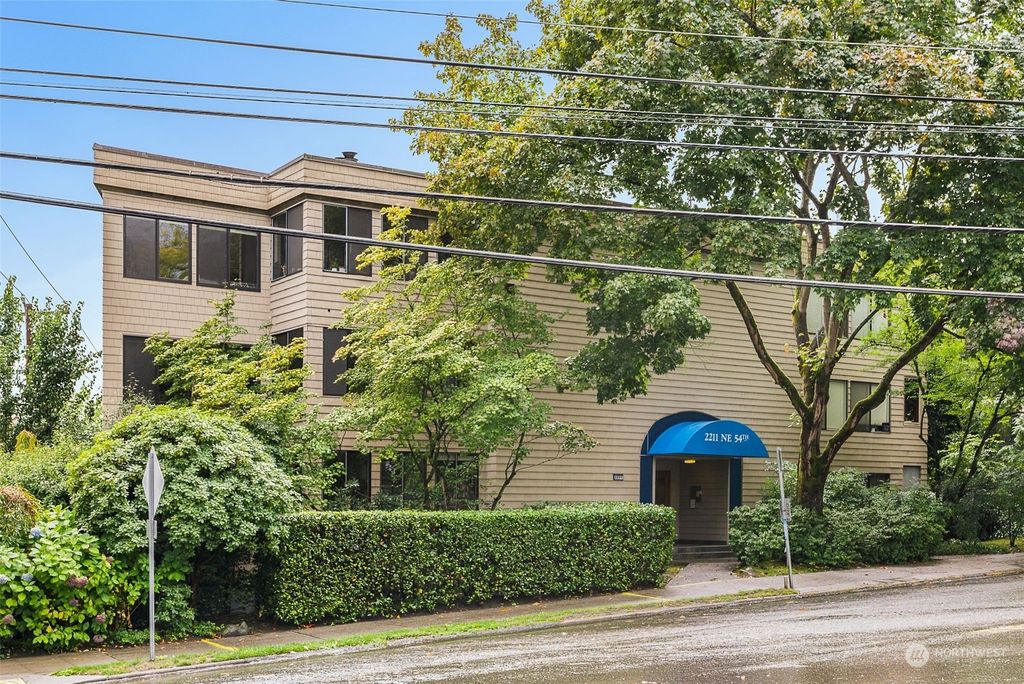 Photo of 2211 NE 54th Street #3D, Seattle, WA 98105 (MLS # 2165745)