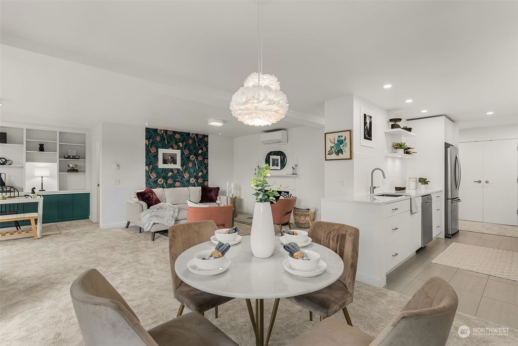 Photo of 2211 NE 54th Street #3D, Seattle, WA 98105 (MLS # 2165745)