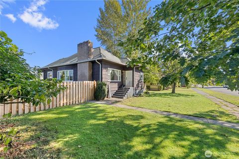 Photo of 518 Bennett Street, Sedro Woolley, WA 98284 (MLS # 2433514)