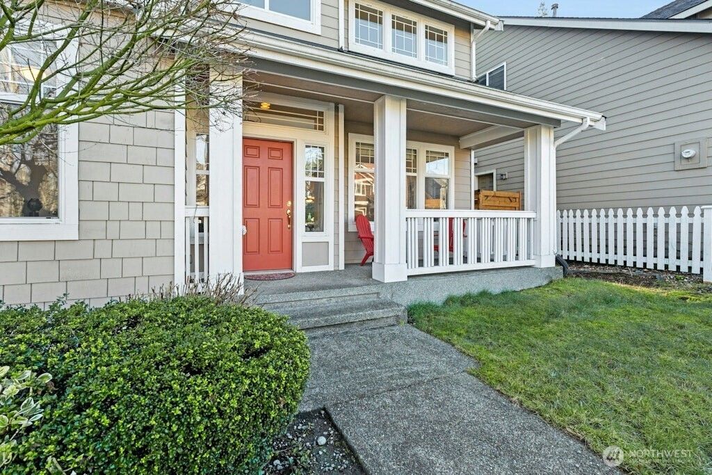 Photo of 1807 NE 26th Place, Renton, WA 98056 (MLS # 2469537)