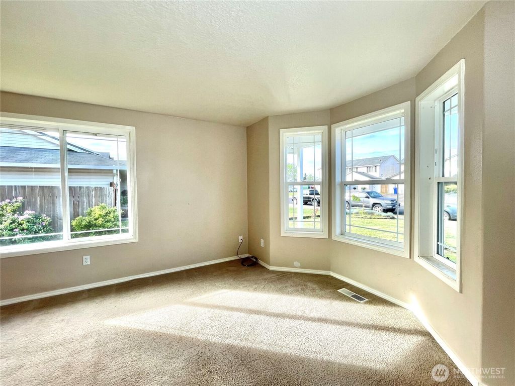 Photo of 123 Chickadee Drive, Kelso, WA 98626 (MLS # 2504028)