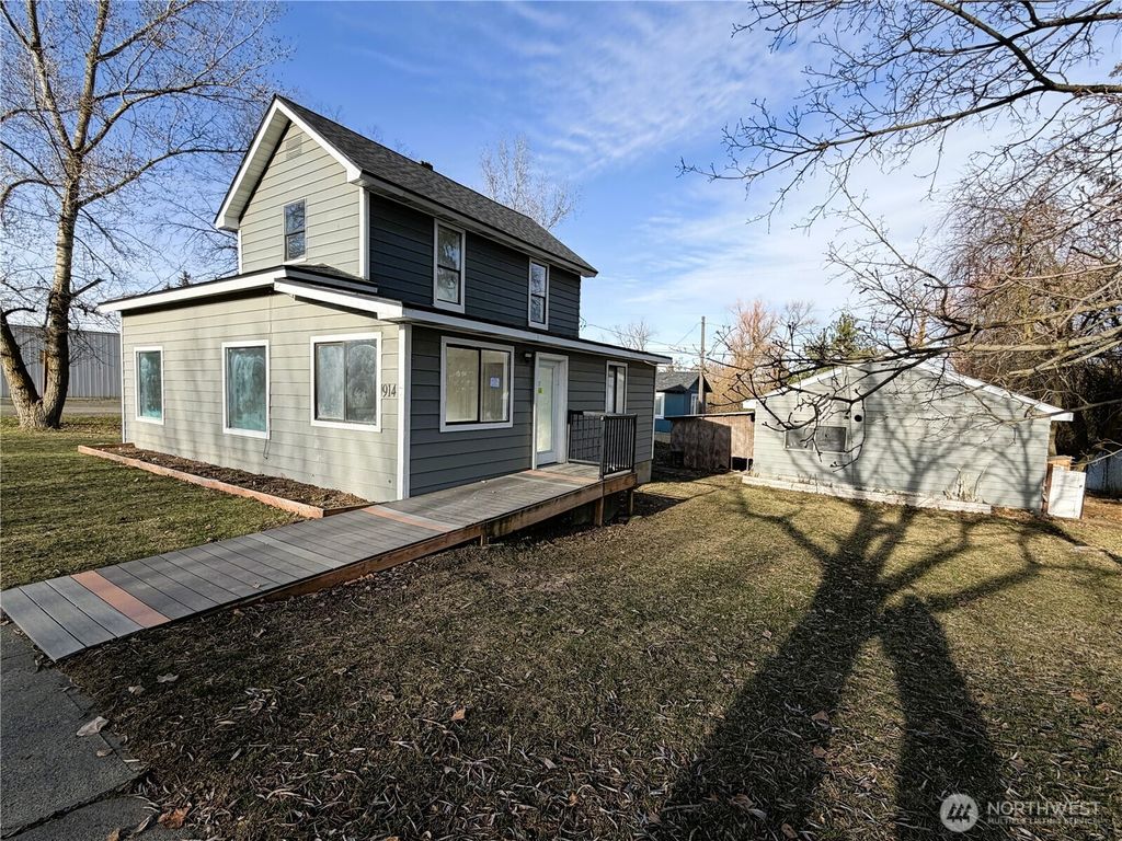 Photo of 914 Morgan St St, Davenport, WA 99122 (MLS # 2464018)