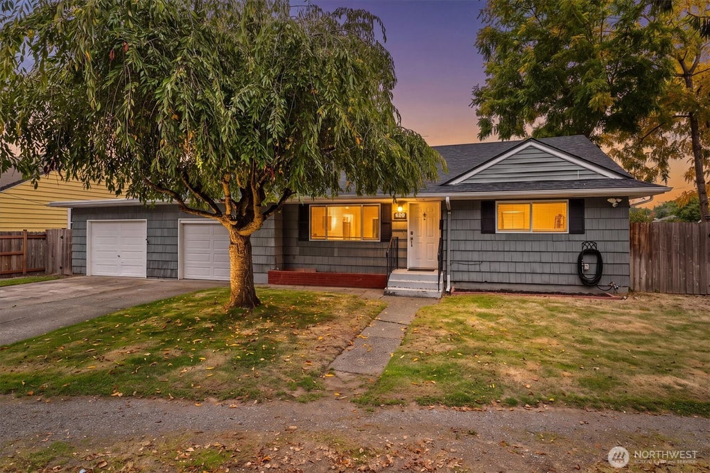 Photo of 620 D Street SE, Auburn, WA 98002 (MLS # 2591484)