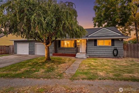 Photo of 620 D Street SE, Auburn, WA 98002 (MLS # 2591484)