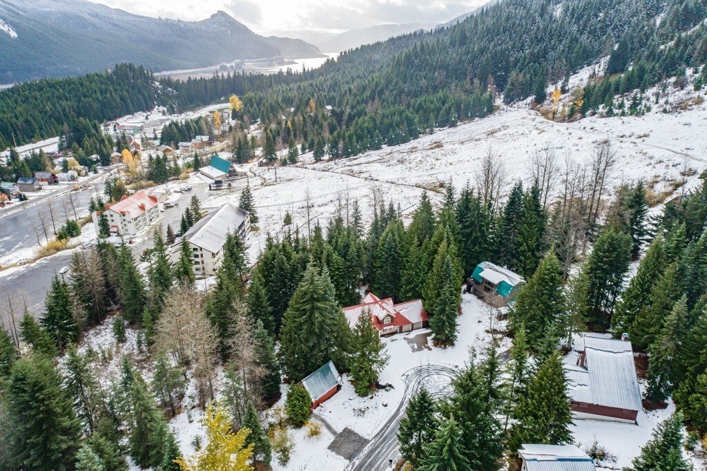 Photo of 210 Chamonix Place, Snoqualmie Pass, WA 98068 (MLS # 2594722)