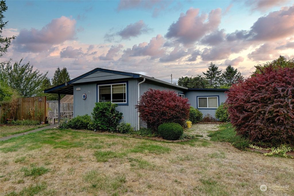 Photo of 32415 5th Ave Ave, Black Diamond, WA 98010 (MLS # 2195435)