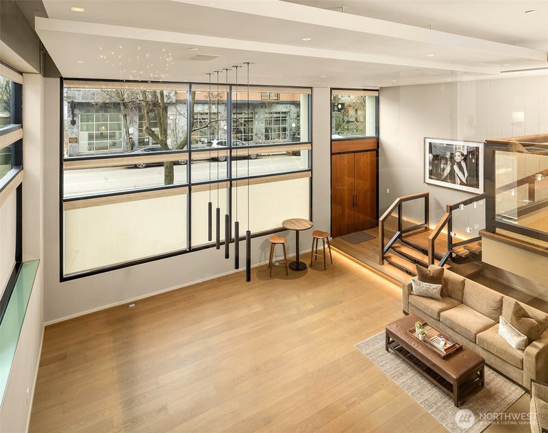 80 Vine Street 2600