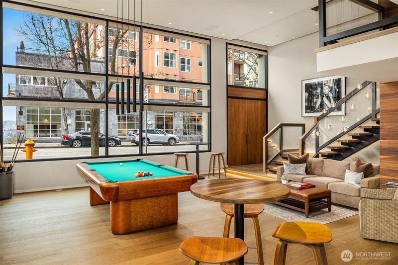 80 Vine Street 2600