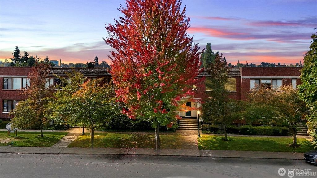 Photo of 2120 Highland Avenue #304, Everett, WA 98201 (MLS # 2417474)