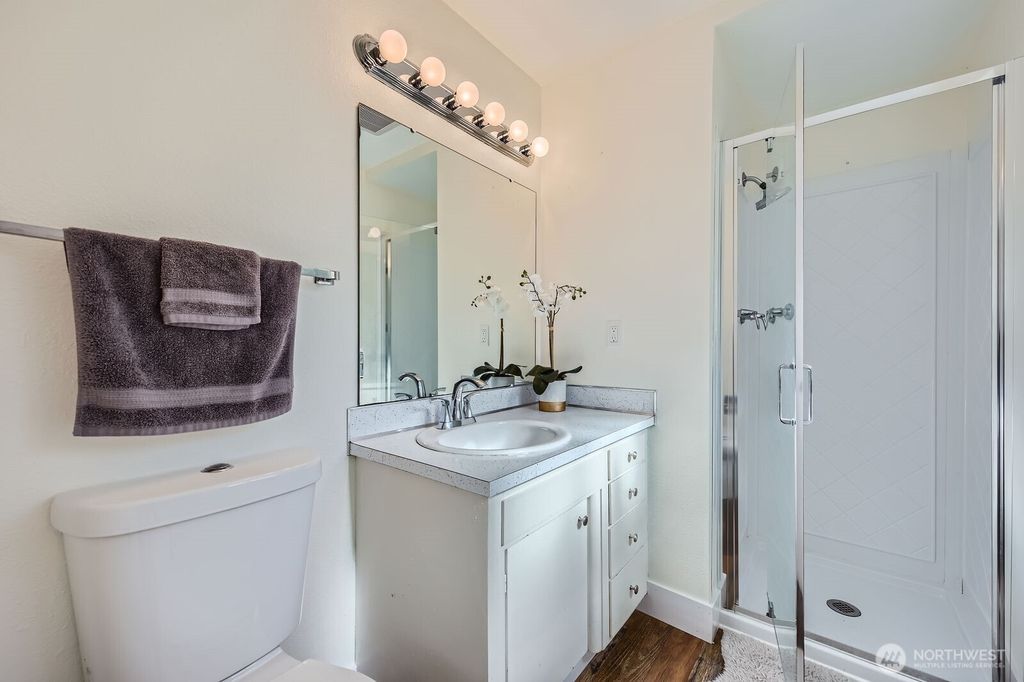listing image 9368480731337674254