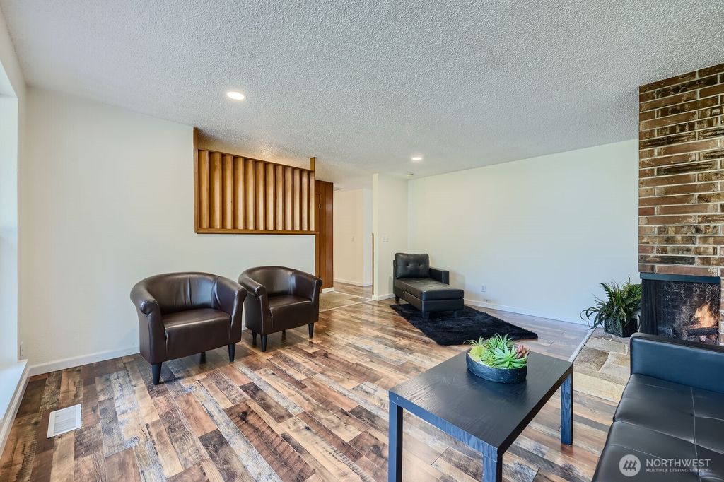 listing image 9368257839830534106