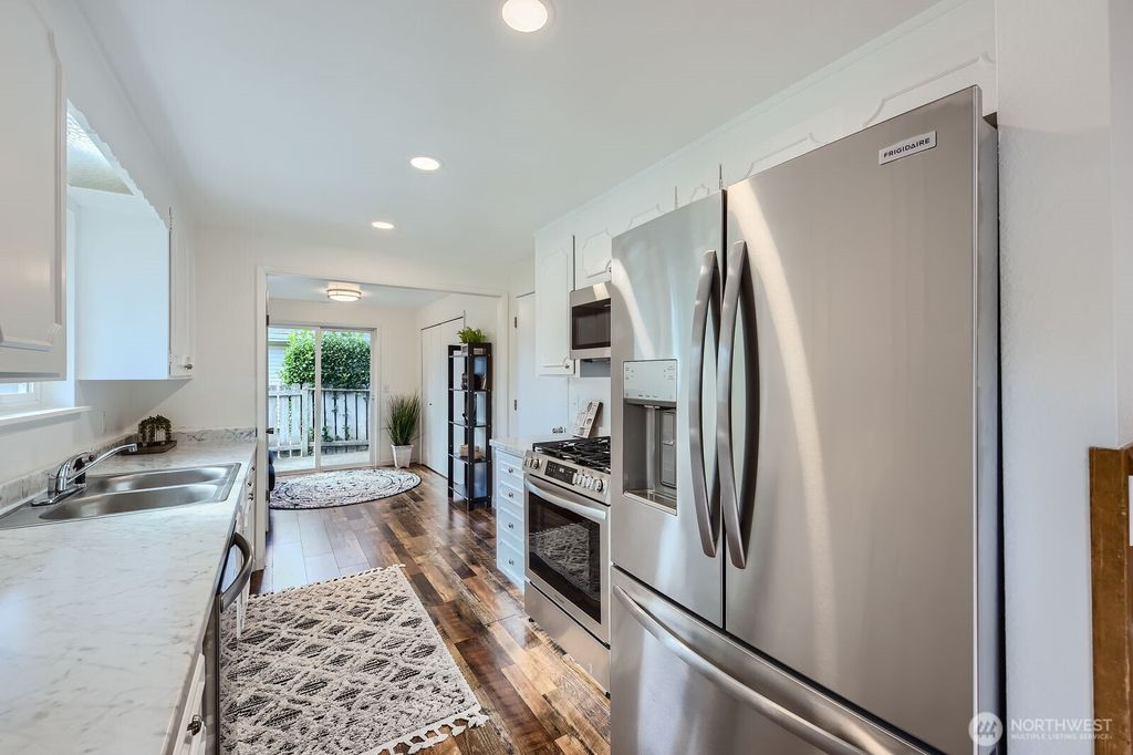 listing image 9366694451950966446
