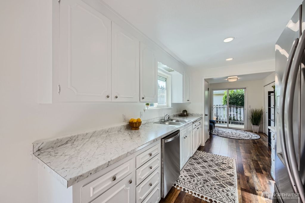 listing image 9369091530829887950