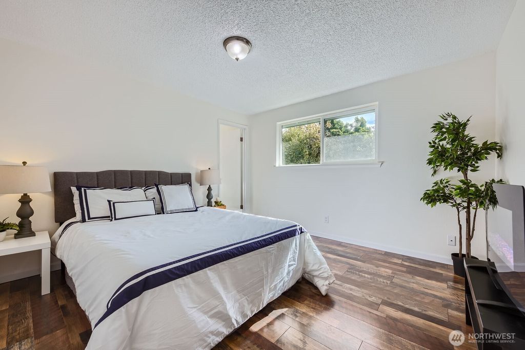 listing image 9362538959903683725