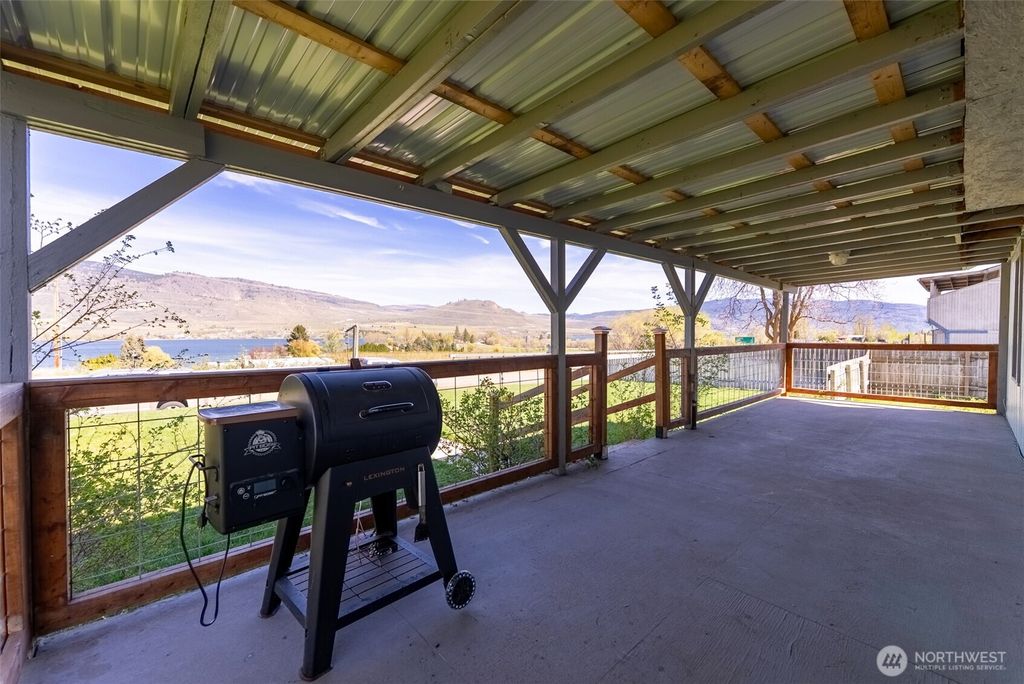 Photo of 6 Salam Lane, Oroville, WA 98844 (MLS # 2451570)