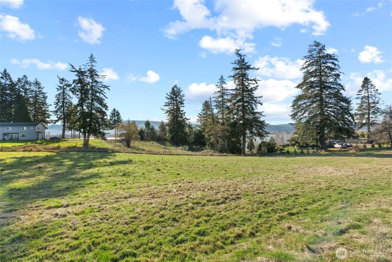 37 Sunnyfield Drive