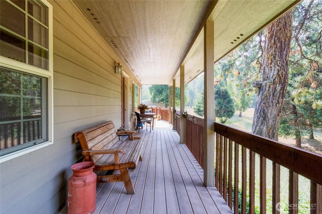 Photo of 18 Blue Creek Road, Walla Walla, WA 99362 (MLS # 2573049)