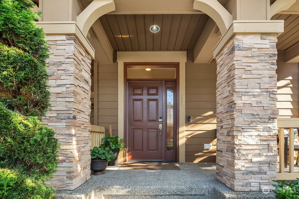 Photo of 260 218th Place SE, Sammamish, WA 98074 (MLS # 2262891)