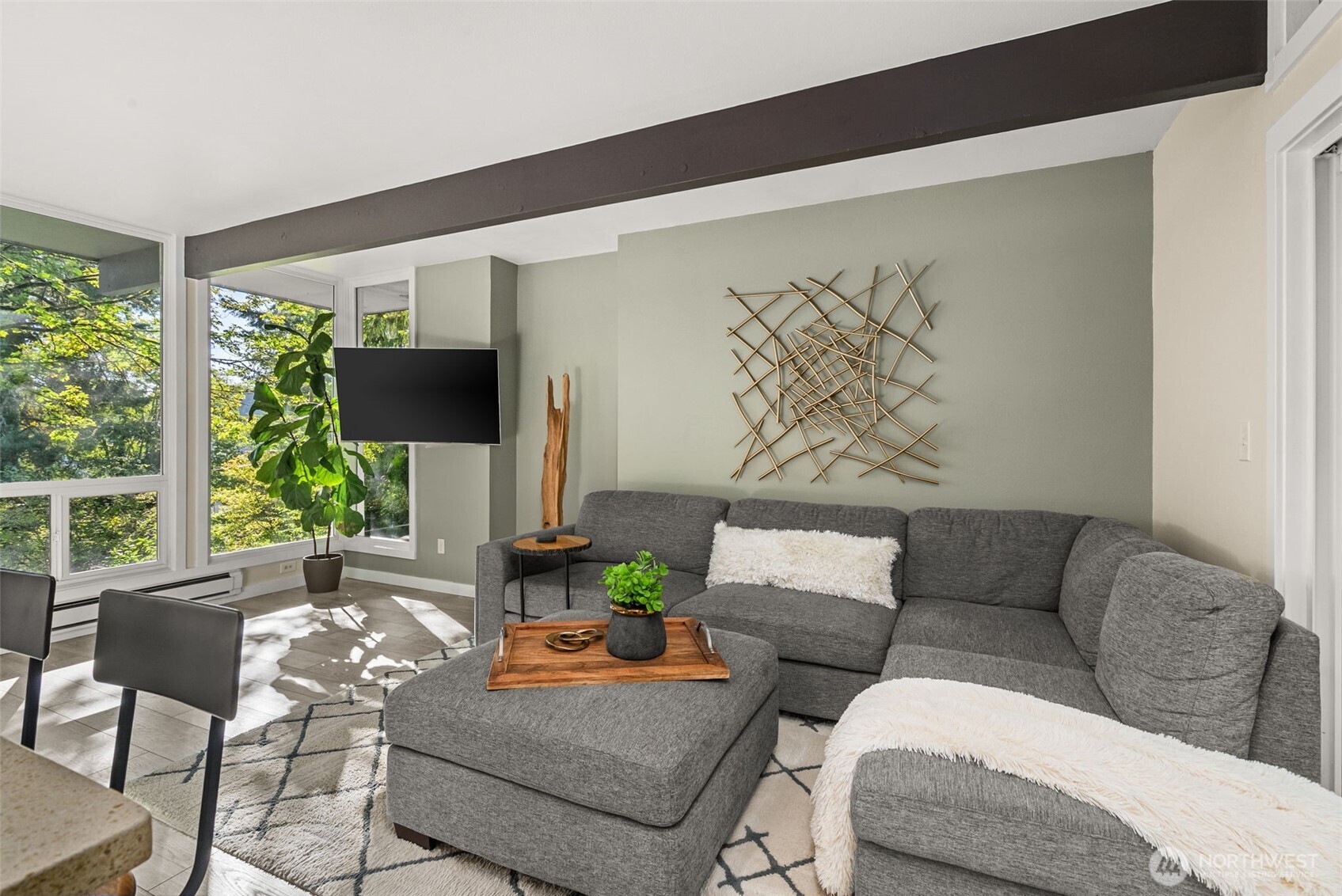 486 Lake Louise Drive SW