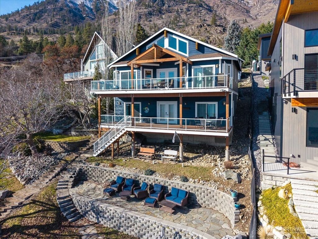 Photo of 101 Driftwood Lane, Chelan, WA 98816 (MLS # 2481267)