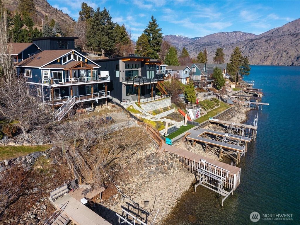 Photo of 101 Driftwood Lane, Chelan, WA 98816 (MLS # 2481267)