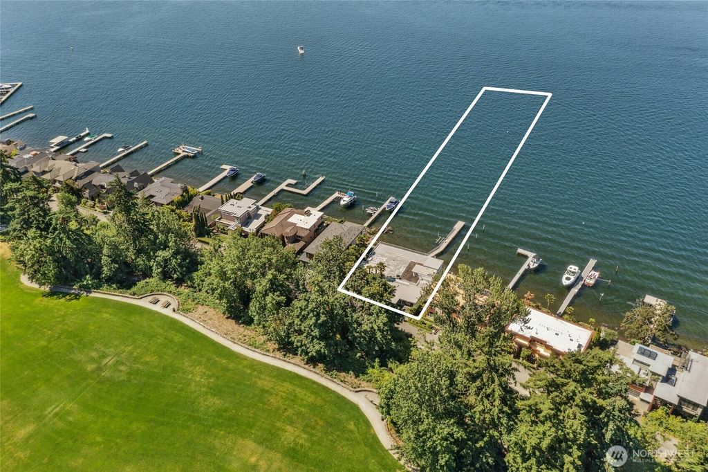 Photo of 195 Lake Avenue W, Kirkland, WA 98033 (MLS # 2441275)