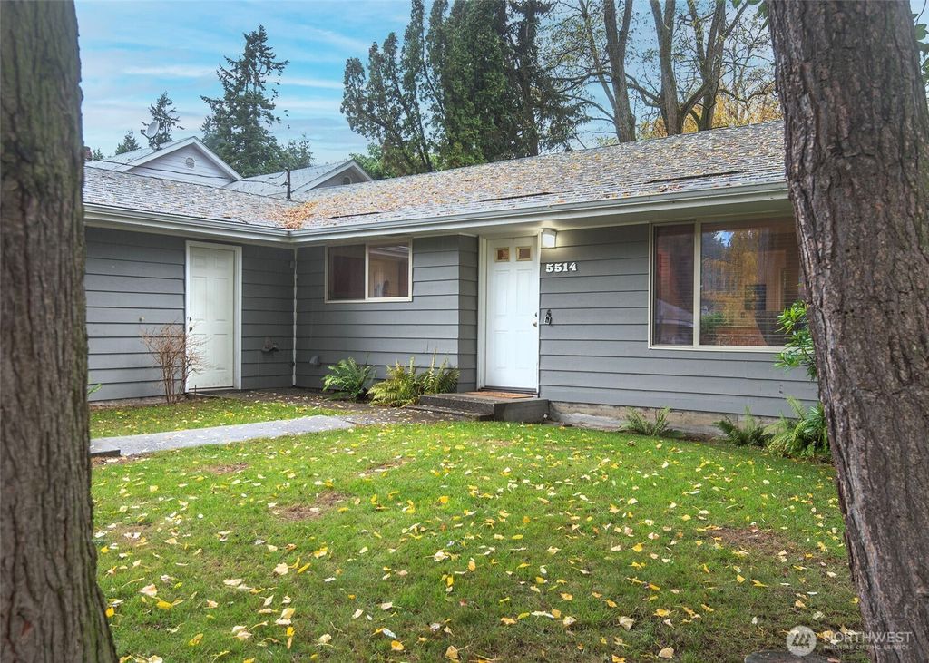 Photo of 5514 NE 195th Street, Kenmore, WA 98028 (MLS # 2455925)