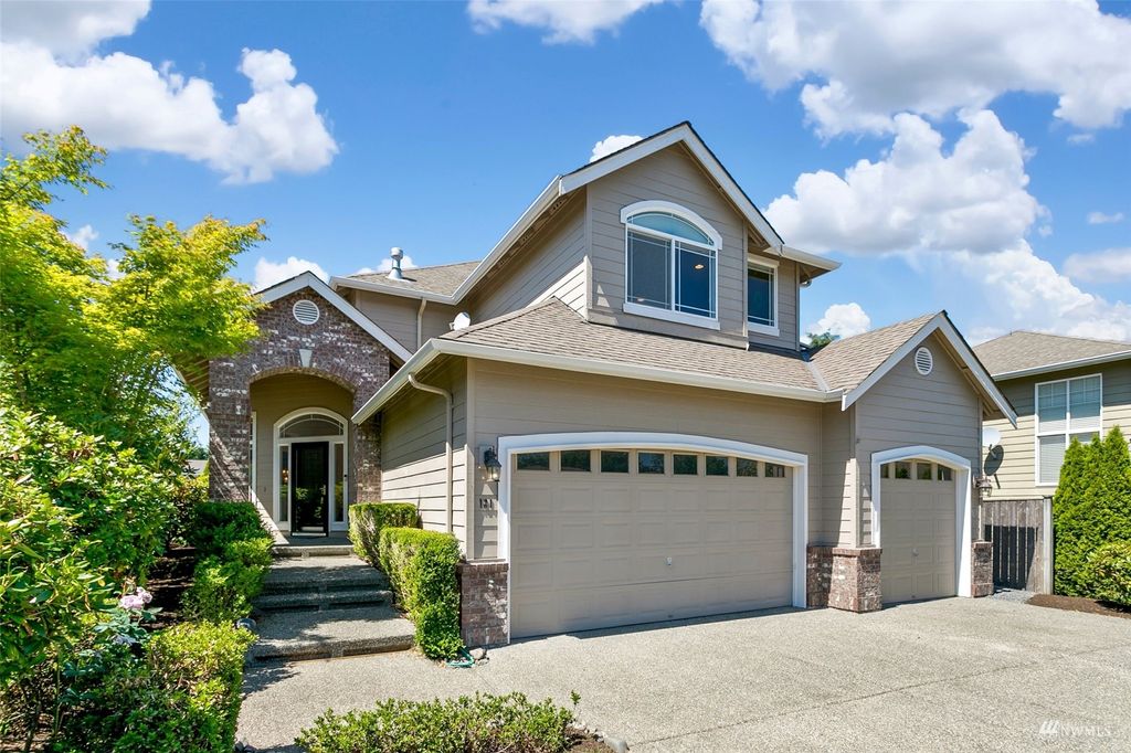 Photo of 121 243rd Place SE, Sammamish, WA 98074 (MLS # 1974962)