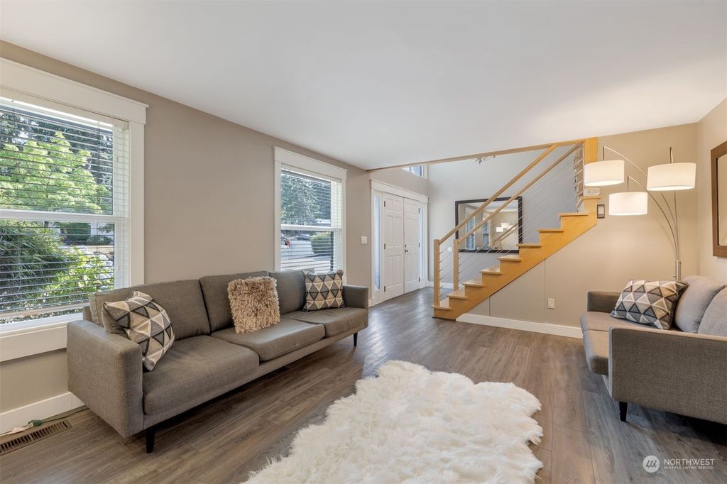 Photo of 17906 NE 29th Street, Redmond, WA 98052 (MLS # 2134203)