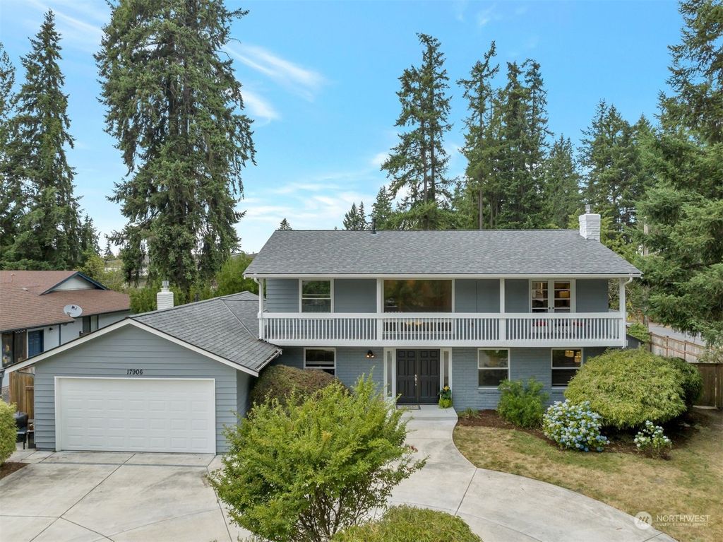 Photo of 17906 NE 29th Street, Redmond, WA 98052 (MLS # 2134203)
