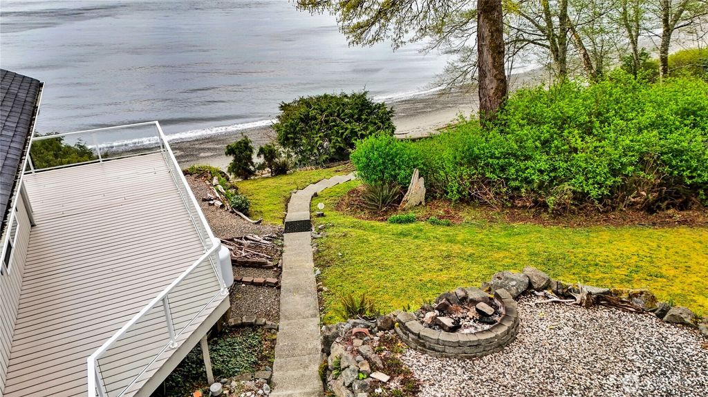 Photo of 131 S Bay Way, Port Ludlow, WA 98365 (MLS # 2524718)