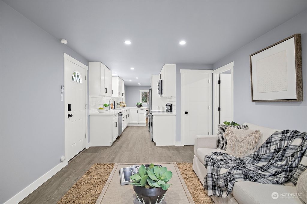 Photo of 13418 8th Avenue S, Burien, WA 98168 (MLS # 2195594)