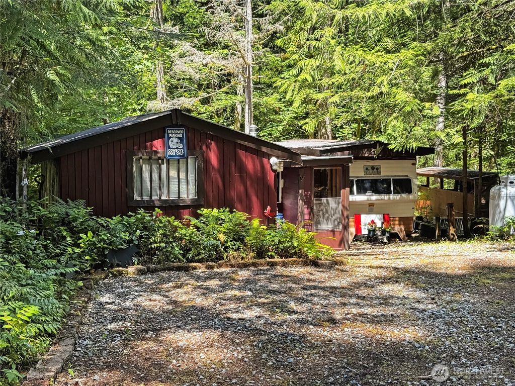 Photo of 92 1 Goldrush Road, Deming, WA 98244 (MLS # 2544977)