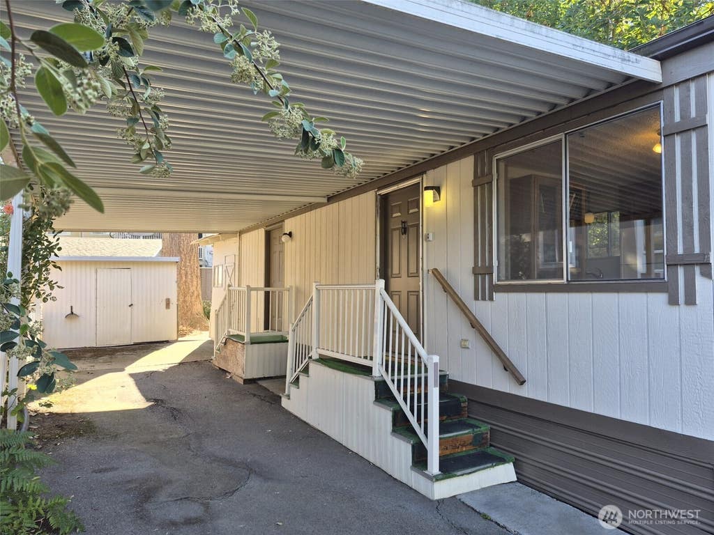 Photo of 7301 NE 175th Street #317, Kenmore, WA 98028 (MLS # 2557308)