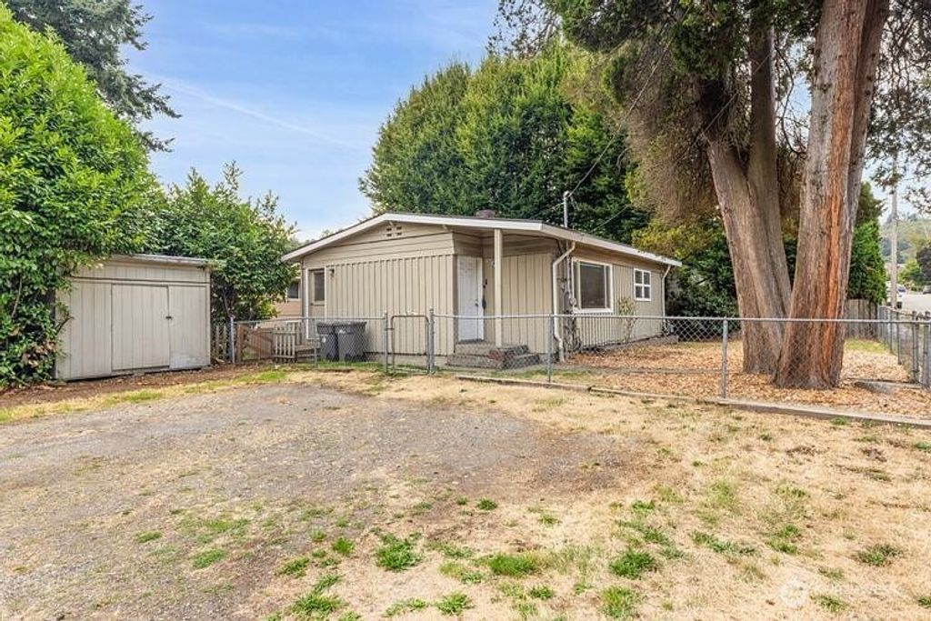 Photo of 8555 S 120th Street, Seattle, WA 98178 (MLS # 2427921)